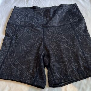 CVG 5” shorts Black Paisley